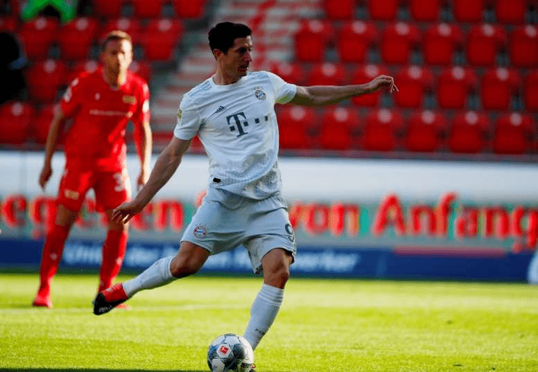  柏林赫塔铁卫头槌建功终结拜仁十二连胜  