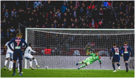  巴黎圣日耳曼轻取对手稳固榜首位置